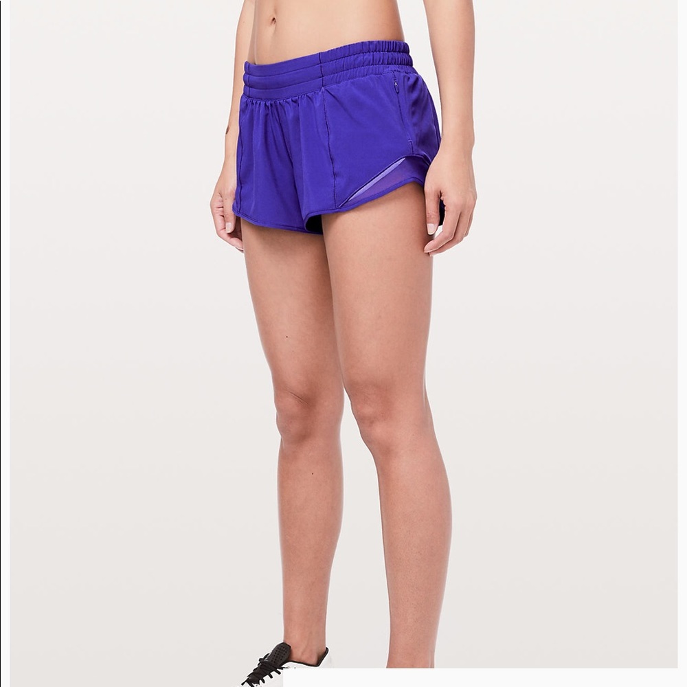 Lululemon Hotty Hot Short II 2.5”